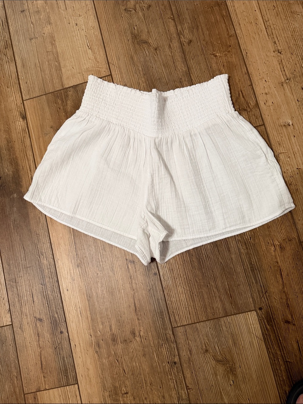 Vineyard Vines White Gauze Smocked High-Waist Shorts